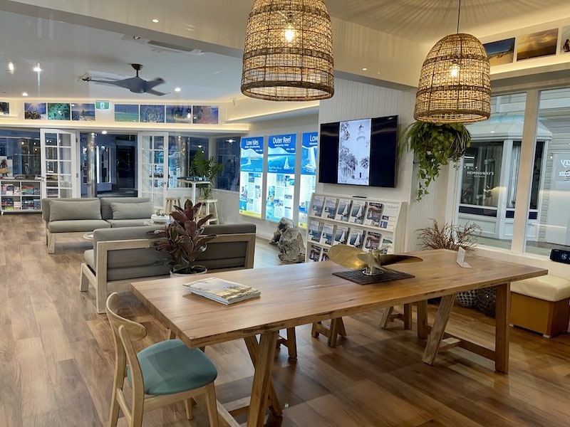sailaway boathouse lounge